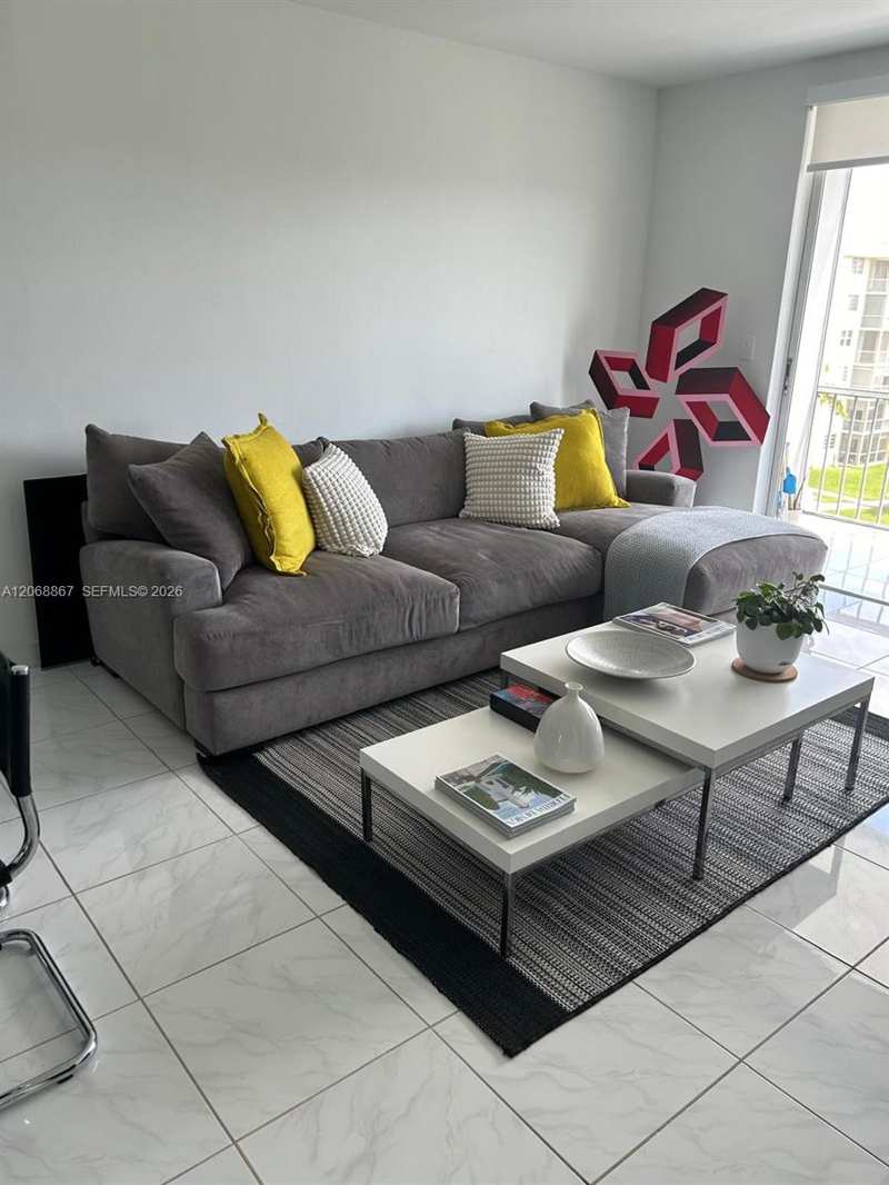 2851 Leonard Dr # J503, Aventura FL 33160