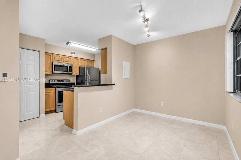 2880 N Oakland Forest Dr # 110, Oakland Park FL 33309