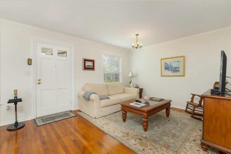816 Avon Road, West Palm Beach FL 33401