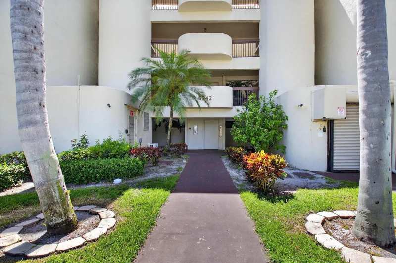 6342 LONGBOAT Lane W # 201, Boca Raton FL 33433