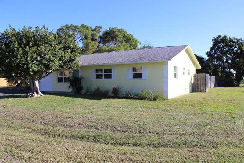 2104 NE 1ST Court, Boynton Beach FL 33435