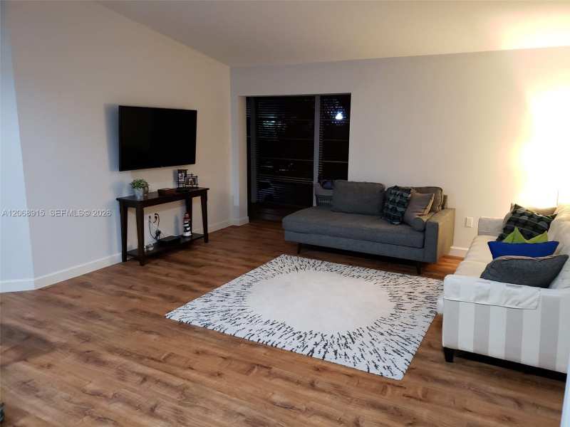 4780 NW 102nd Ave # 11, Doral FL 33178