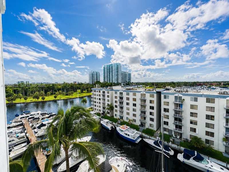 1700 NW N River Dr # 805, Miami FL 33125