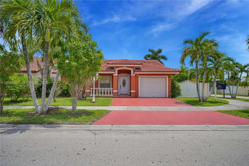 901 NW 128th Pl, Miami FL 33182