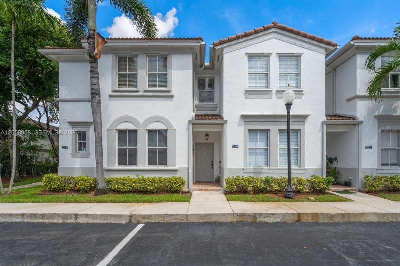 15747 SW 40th St # 213, Miramar FL 33027