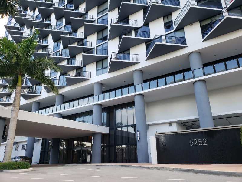 5252 NW 85th Ave # 708, Doral FL 33166