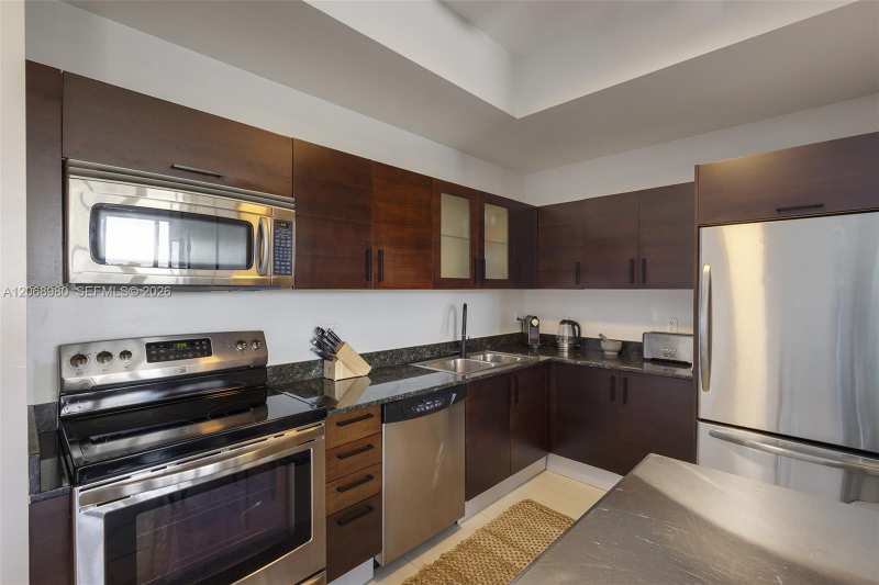 3250 Grand Ave # 504, Miami FL 33133
