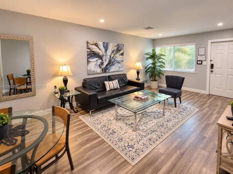 1352 Holly Heights Dr, Fort Lauderdale FL 33304