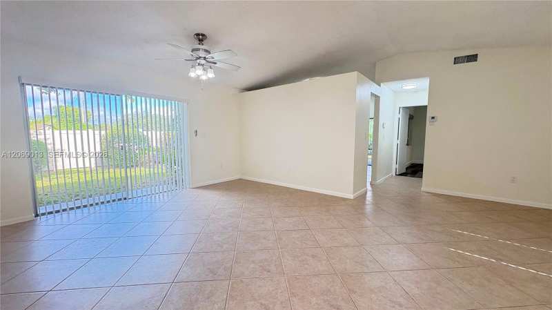 821 W Beckley Sq, Davie FL 33325