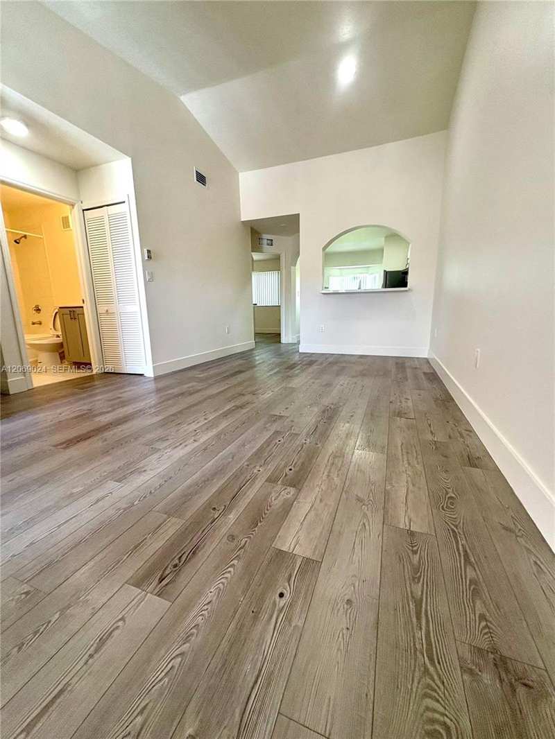 1260 SE 27th St # 204, Homestead FL 33035