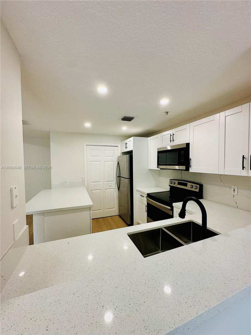 6560 NW 114th Ave # 523, Doral FL 33178