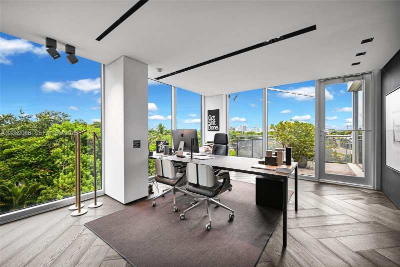 5555 Biscayne Blvd, Miami FL 33137