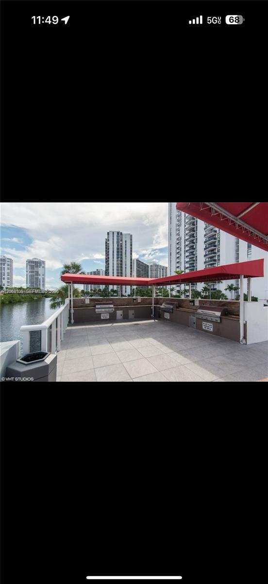 3625 N Country Club Dr, Aventura FL 33180