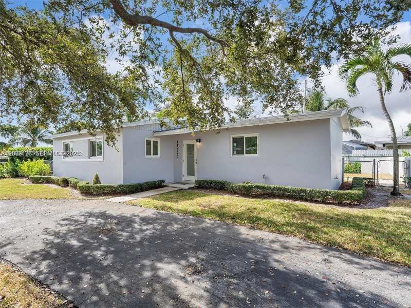 17320 NW 80th Ave, Hialeah FL 33015