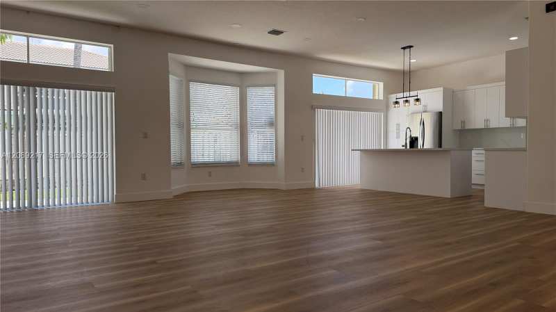 19089 NW 23rd Ct, Pembroke Pines FL 33029