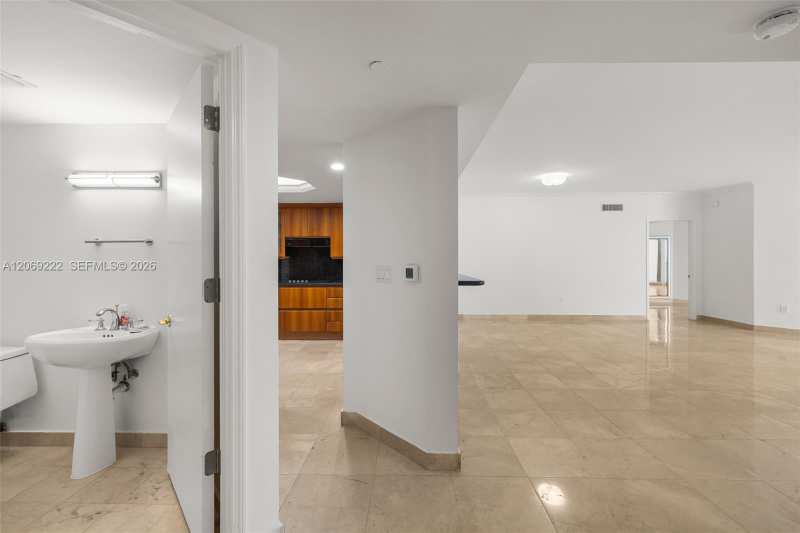 9559 Collins Ave # D, Surfside FL 33154