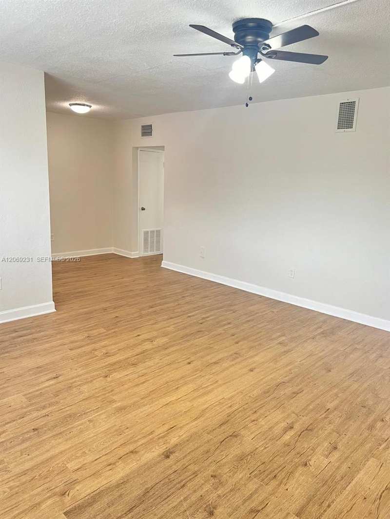 8271 Crespi Blvd # 5, Miami Beach FL 33141