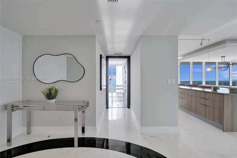 1830 S Ocean Dr # 1502, Hallandale Beach FL 33009