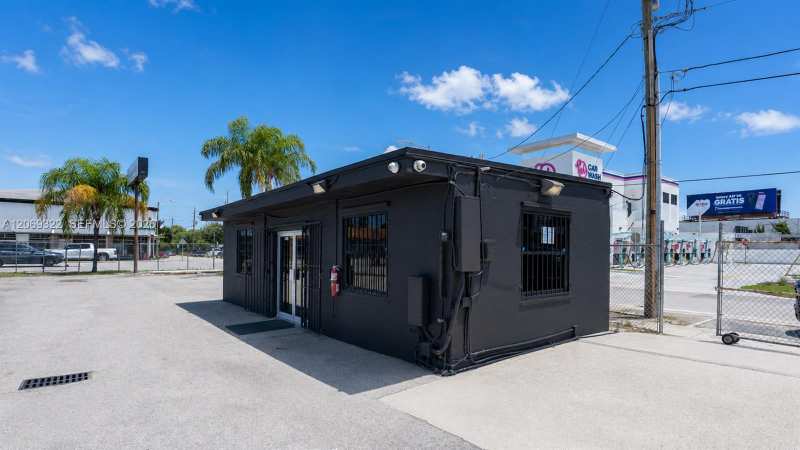 3100 NW 27th Ave, Miami FL 33142