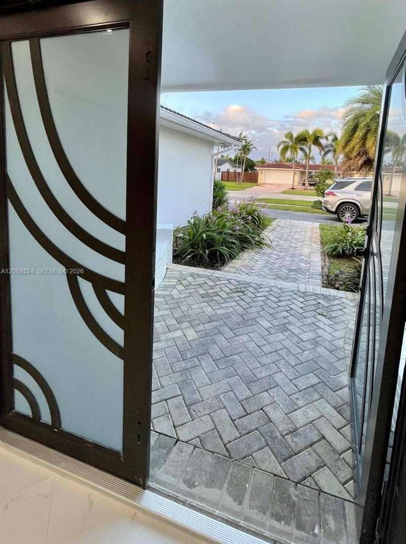 4910 Jefferson St, Hollywood FL 33021