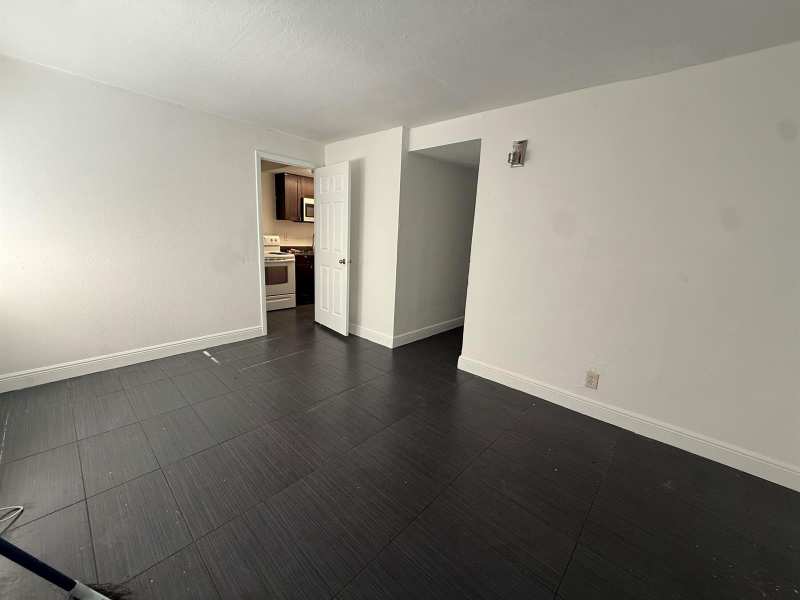 37 SW 14th Street # 9, Dania Beach FL 33004