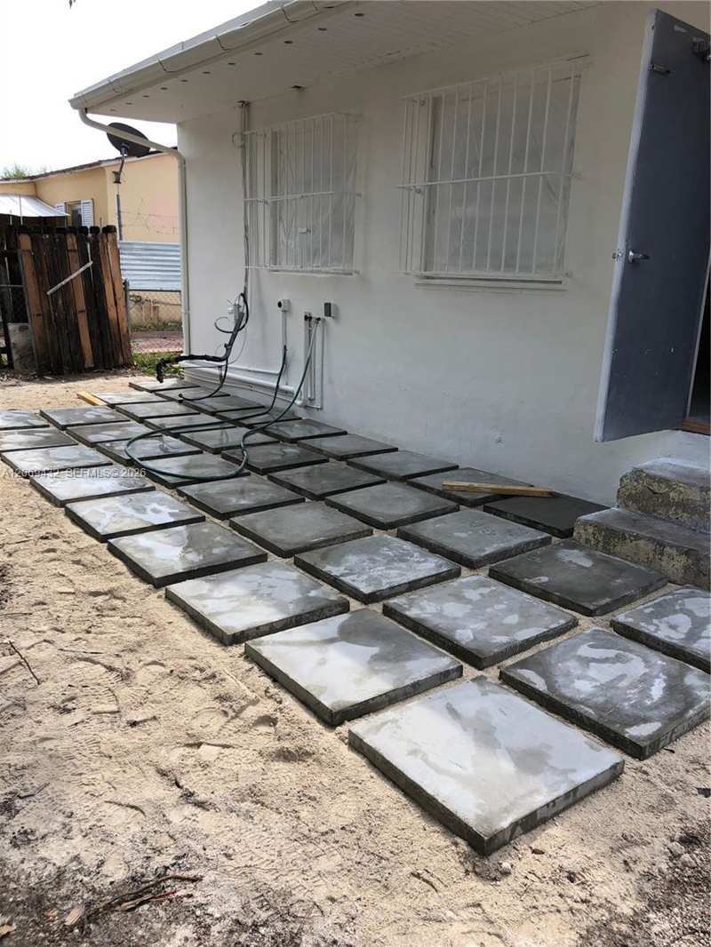 2053 SW 60th Ave, Miami FL 33155