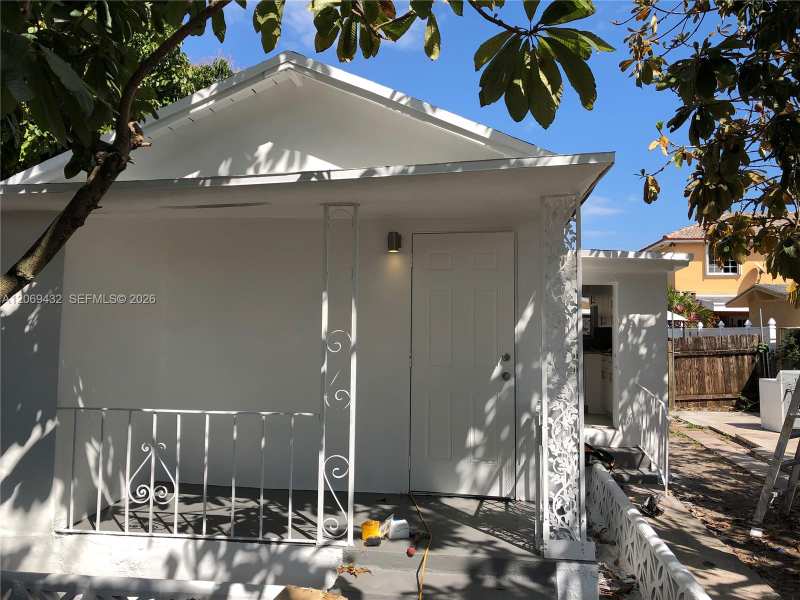 2053 SW 60th Ave, Miami FL 33155