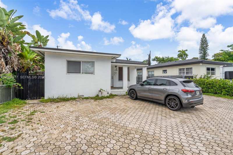 540 Beacom Blvd, Miami FL 33135