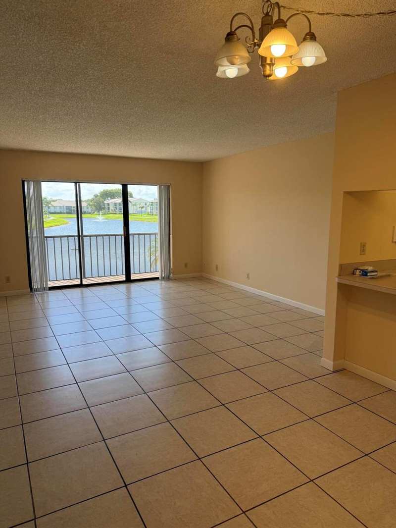 1110 GREEN PINE Boulevard # C2, West Palm Beach FL 33409