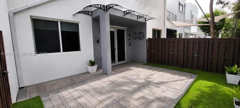 10219 NW 72nd Ter, Doral FL 33178