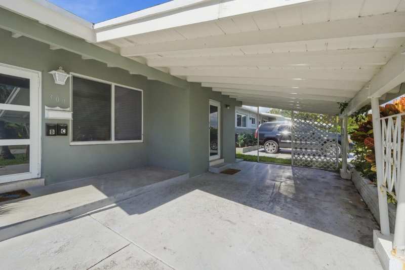 309 SW 7TH Court, Hallandale Beach FL 33009