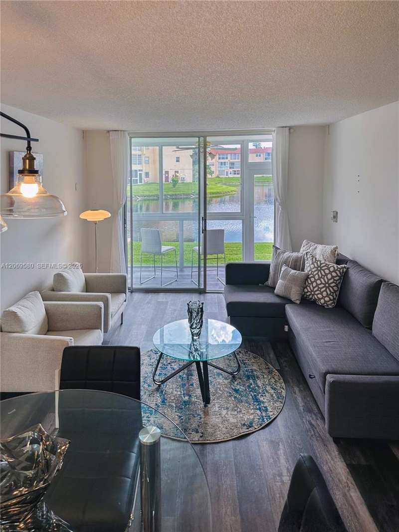 8881 Sunrise Lakes Blvd # 108, Sunrise FL 33322