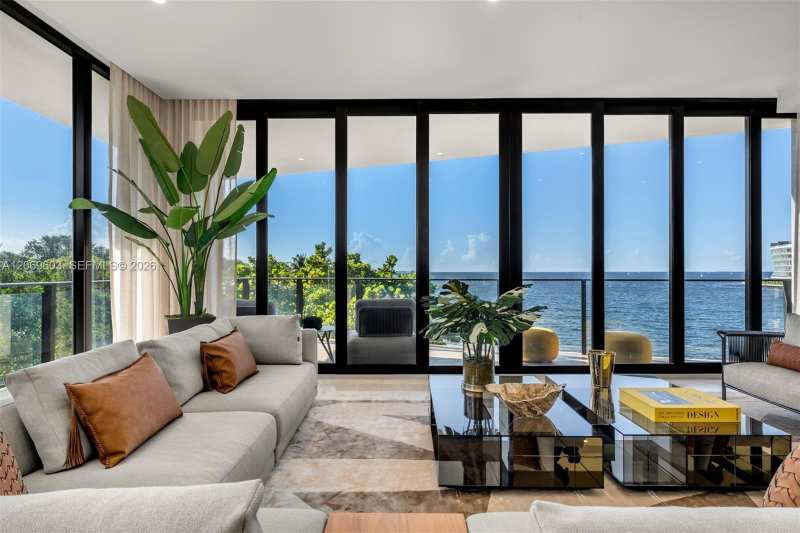 3581 E Glencoe St # 302, Miami FL 33133