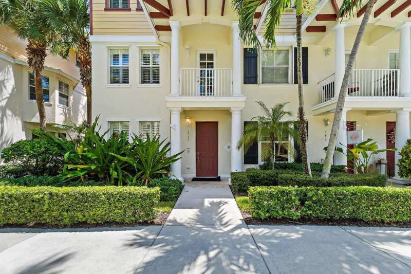 4273 E Main Street, Jupiter FL 33458