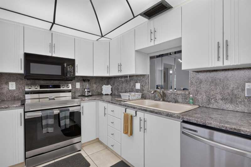 2304 LUCAYA Lane # L4, Coconut Creek FL 33066
