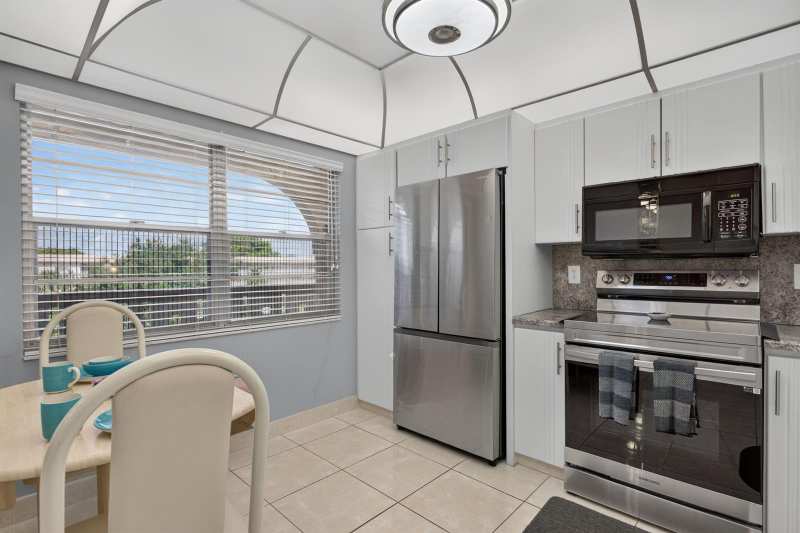 2304 LUCAYA Lane # L4, Coconut Creek FL 33066