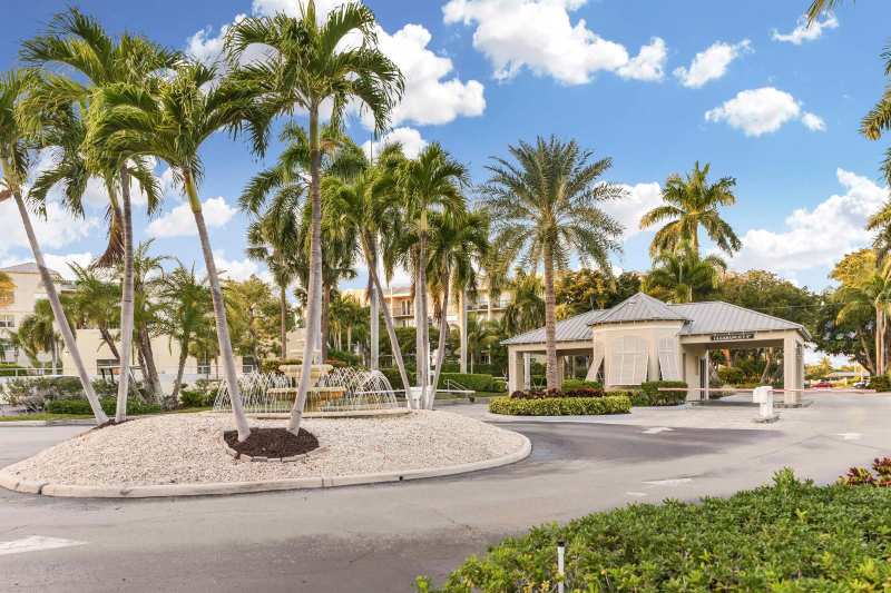 17 ROYAL PALM Way # 105, Boca Raton FL 33432
