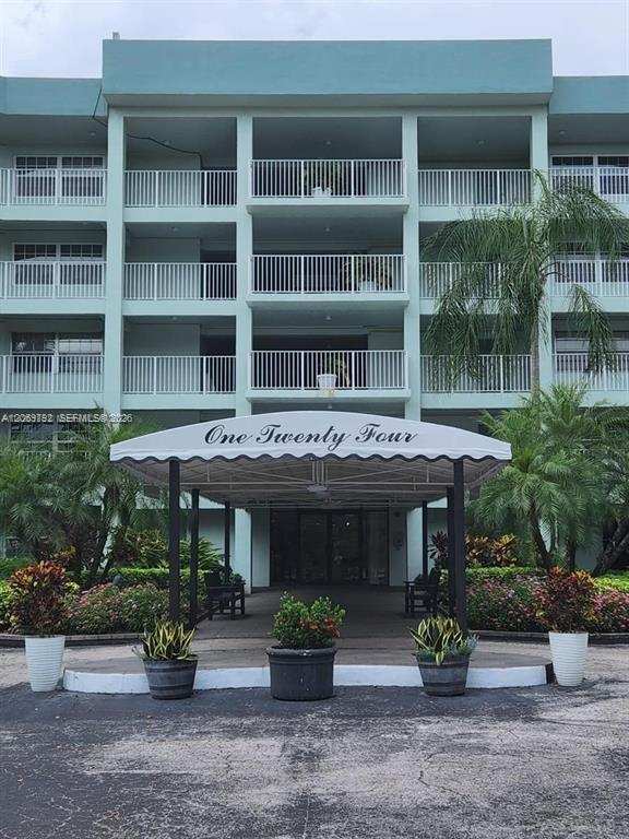 806 Cypress Grove Ln # 403, Pompano Beach FL 33069