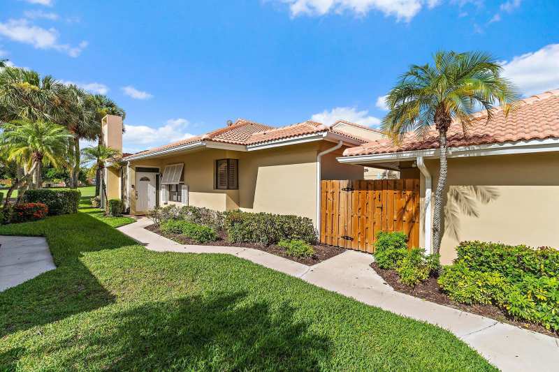299 Old Meadow Way, Palm Beach Gardens FL 33418