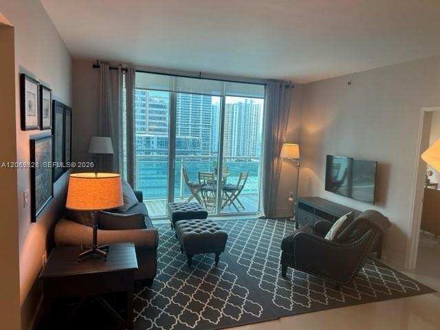 950 Brickell Bay Dr # 2104, Miami FL 33131