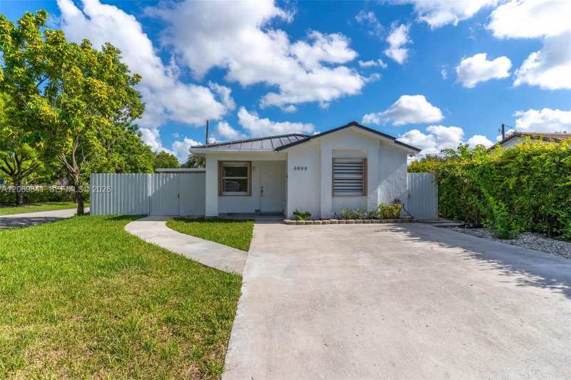 9999 NW 25th Ter, Doral FL 33172