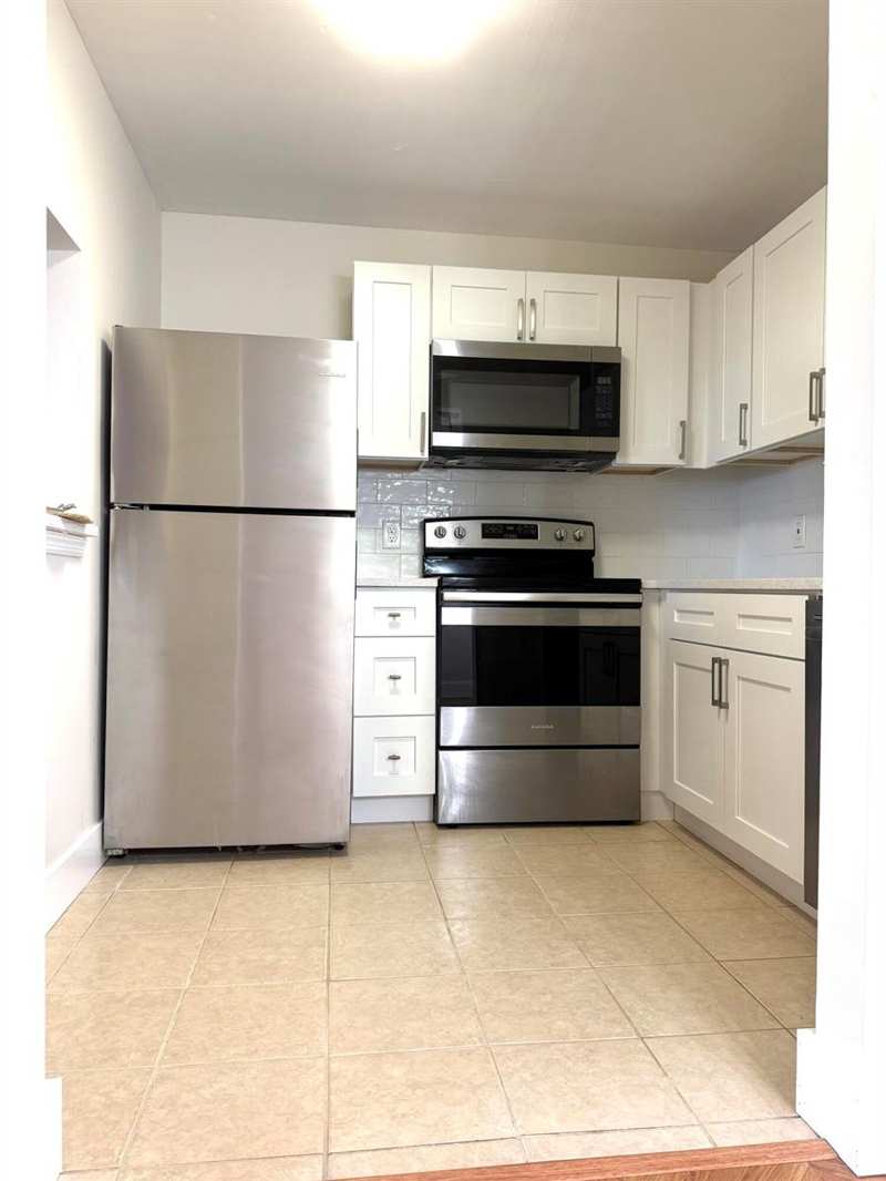 200 Village Green Circle E # 311, Palm Springs FL 33461