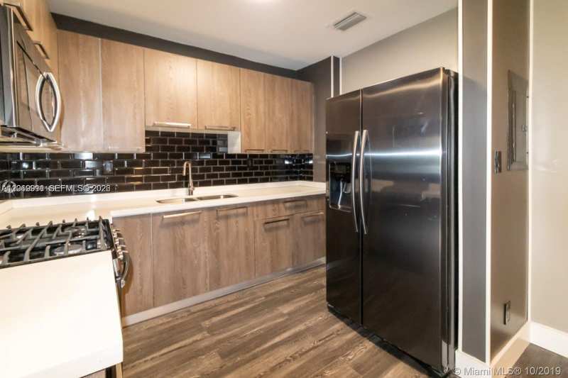 733 85th St # B, Miami Beach FL 33141