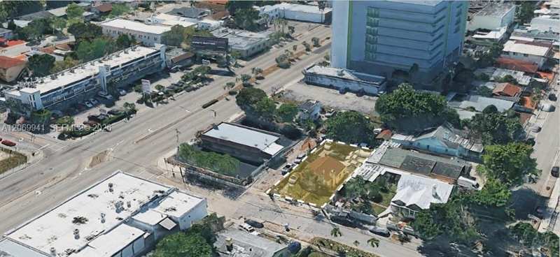 2728 NW 3rd St, Miami FL 33125