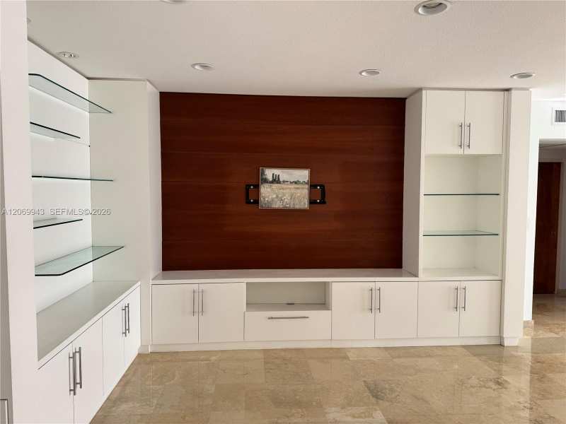 90 Edgewater Dr, Coral Gables FL 33133