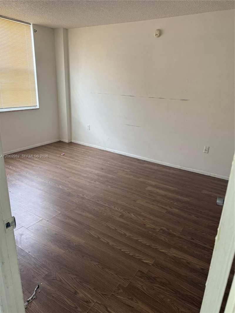 15600 NW 7th Ave # 1, Miami FL 33169