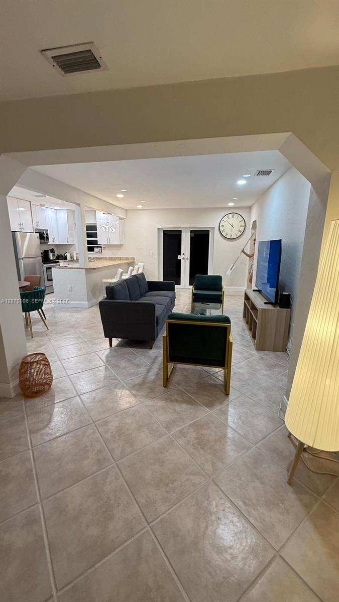 1931 Mayo St, Hollywood FL 33020