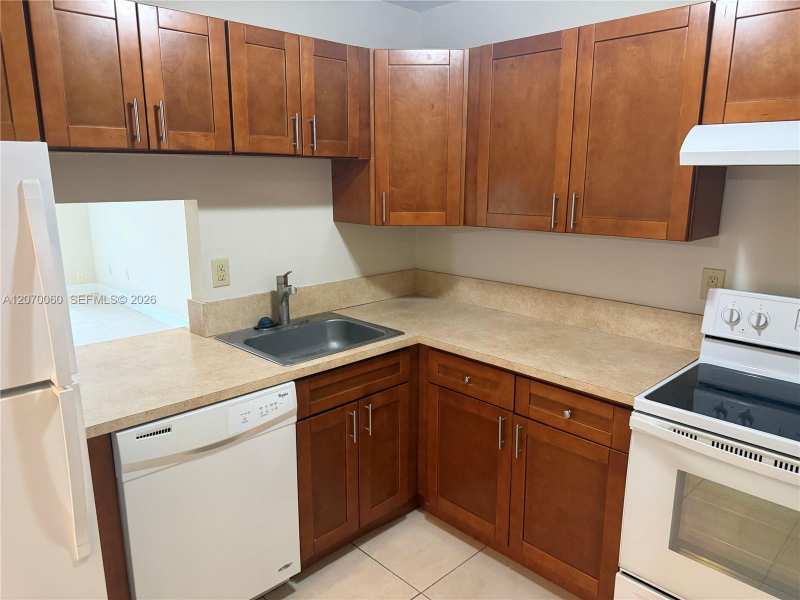 7740 Camino Real # 105, Miami FL 33143