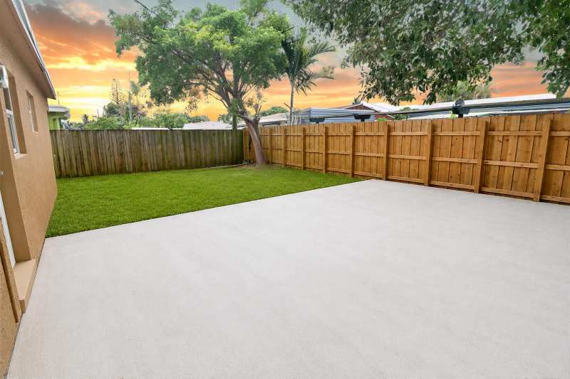 5249 NE 4TH Terrace, Oakland Park FL 33334