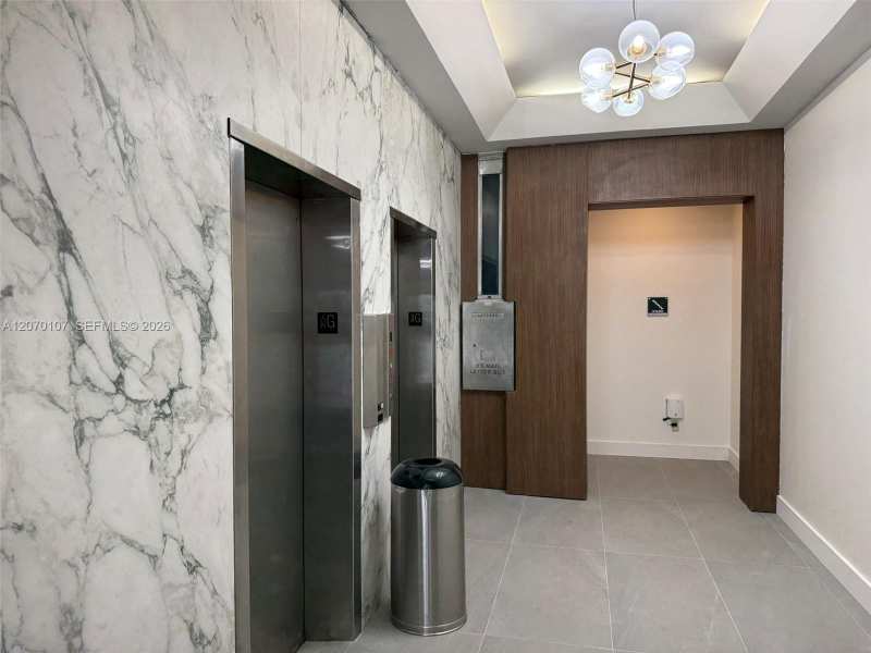 299 Alhambra Cir # 307, Coral Gables FL 33134